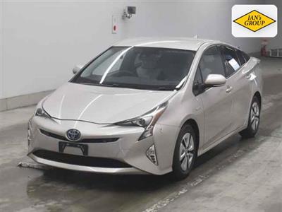 2016 Toyota Prius - Thumbnail