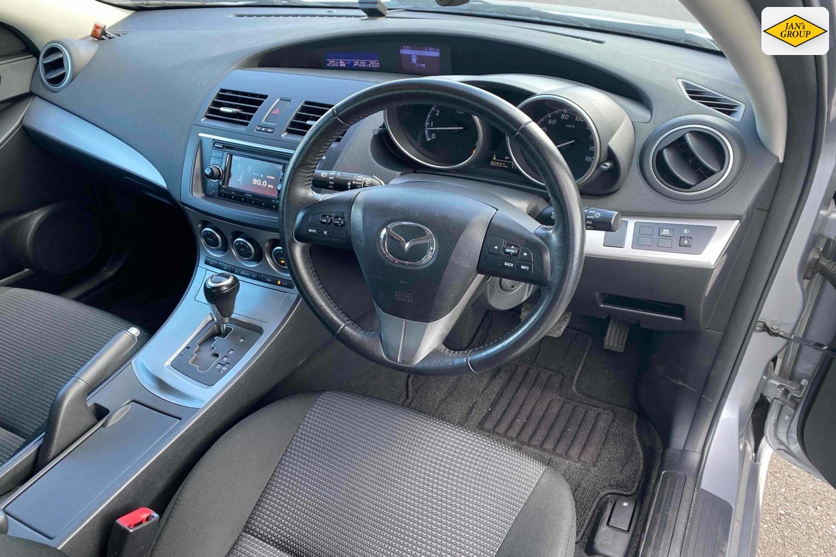 2013 Mazda Axela