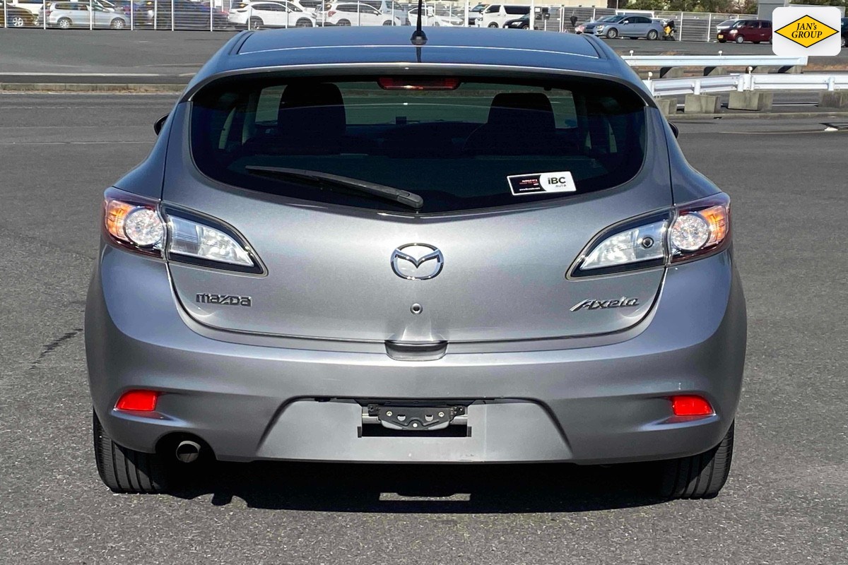 2013 Mazda Axela