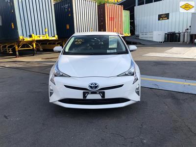 2017 Toyota Prius - Thumbnail