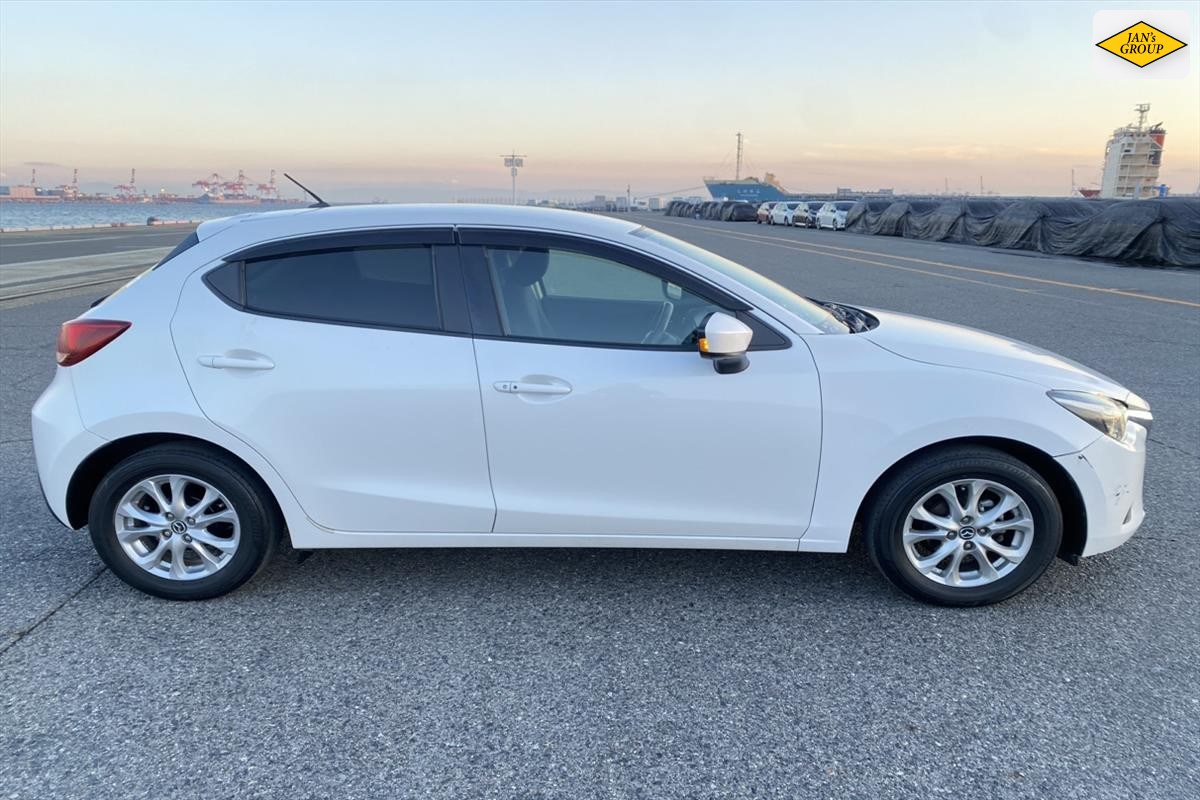 2014 Mazda Demio