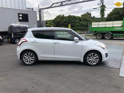 2014 Suzuki Swift - Thumbnail