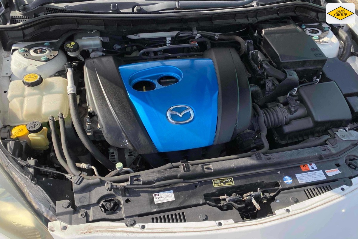 2013 Mazda Axela