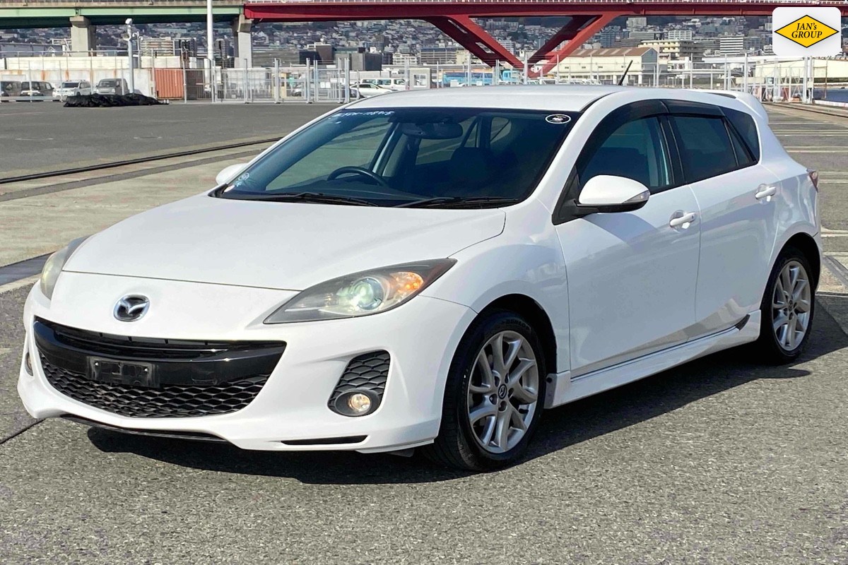 2013 Mazda Axela