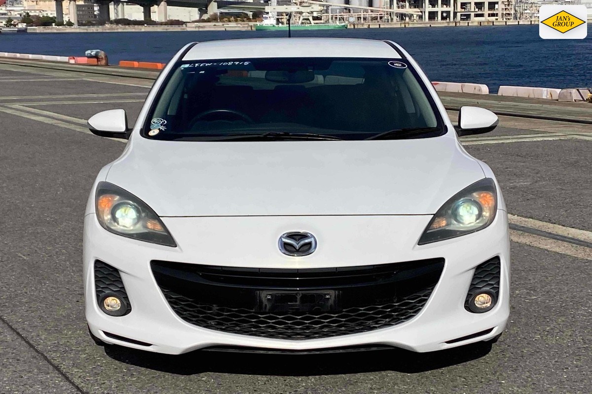 2013 Mazda Axela