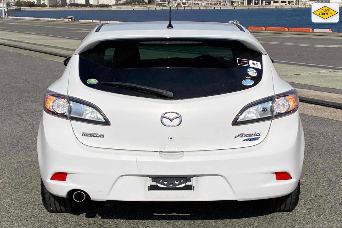 2013 Mazda Axela