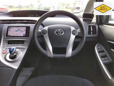 2013 Toyota Prius - Thumbnail