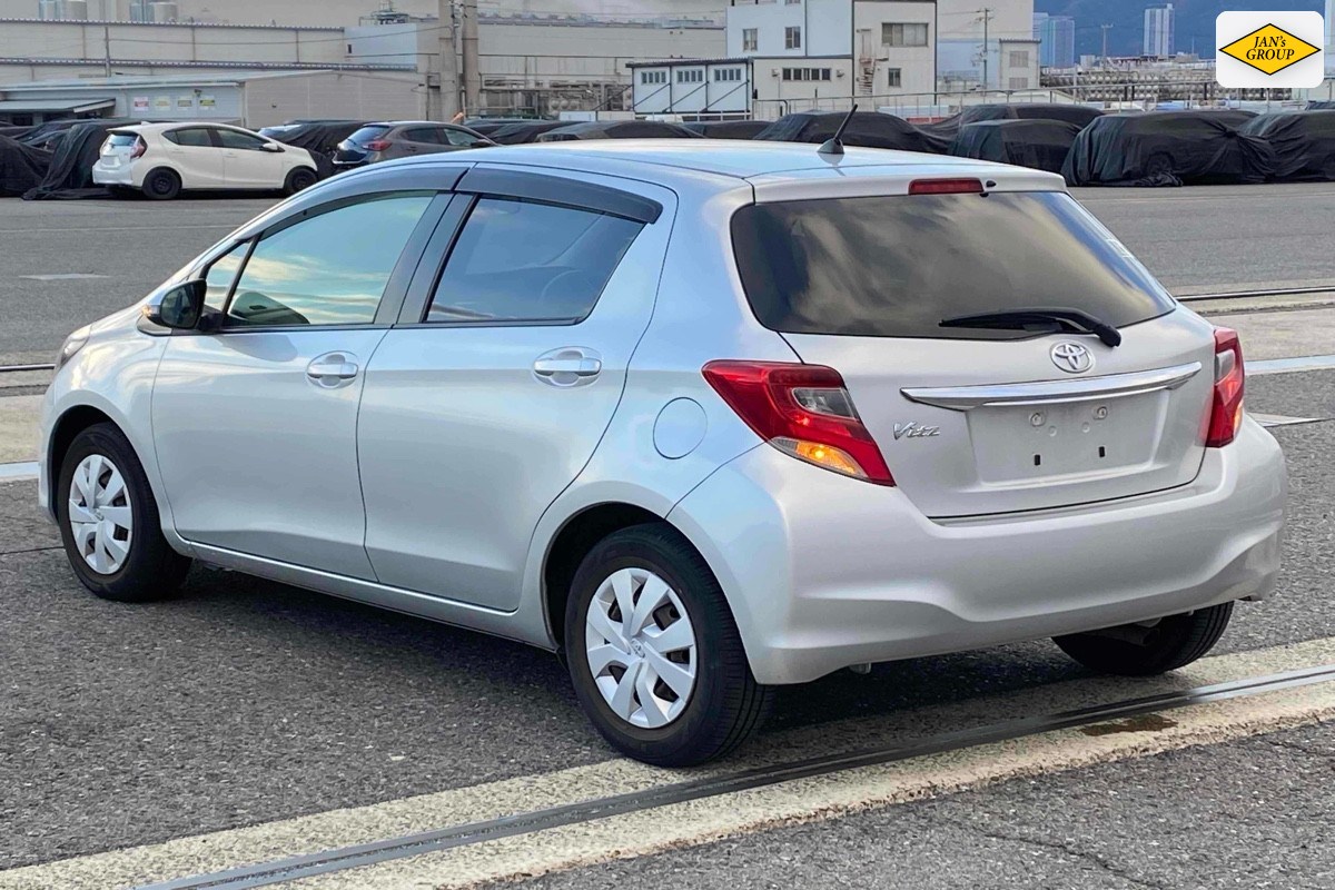 2016 Toyota Vitz