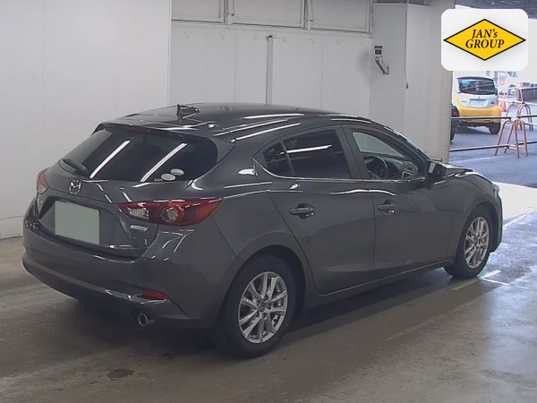 2016 Mazda Axela