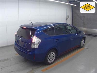 2013 Toyota Prius - Thumbnail