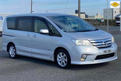 2013 Nissan Serena - Thumbnail