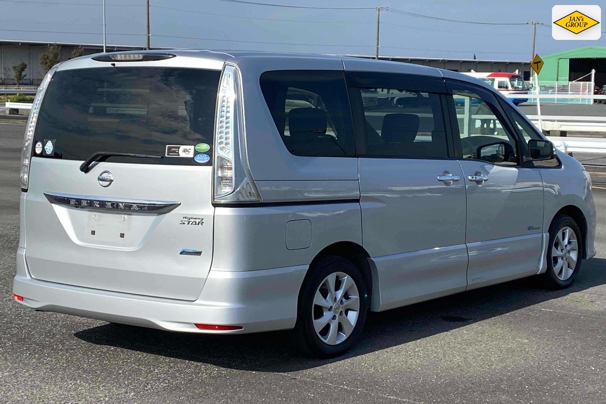 2013 Nissan Serena