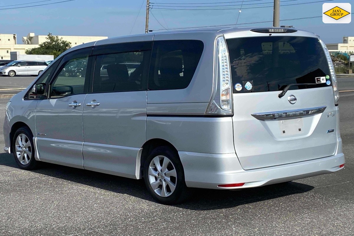 2013 Nissan Serena