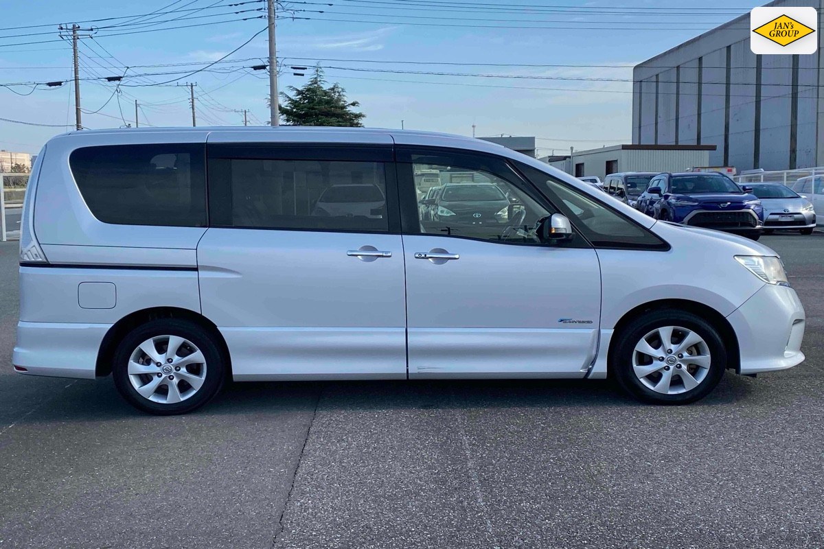 2013 Nissan Serena