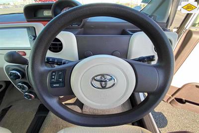 2014 Toyota Porte - Thumbnail