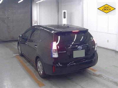 2013 Toyota Prius - Thumbnail