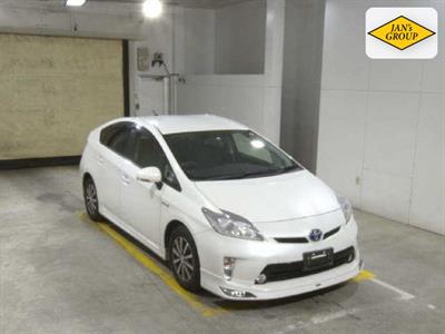 2013 Toyota Prius - Thumbnail