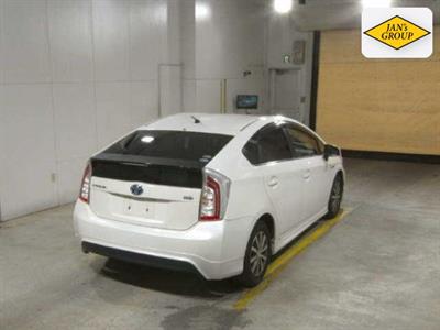 2013 Toyota Prius - Thumbnail