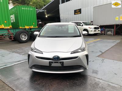 2019 Toyota Prius - Thumbnail