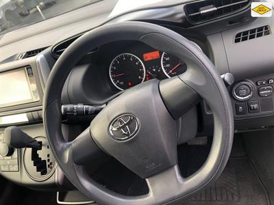 2013 Toyota Wish - Thumbnail