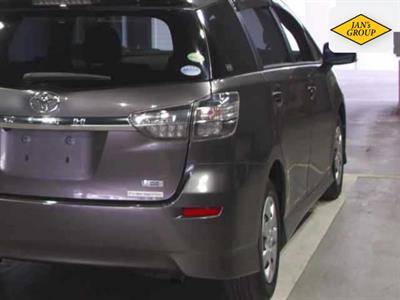 2013 Toyota Wish - Thumbnail