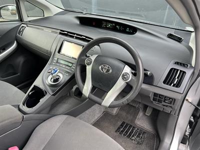 2011 Toyota Prius - Thumbnail