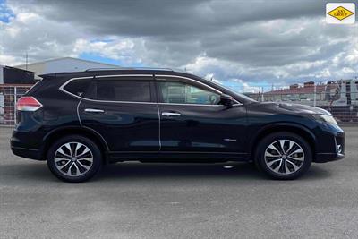 2015 Nissan X-Trail - Thumbnail