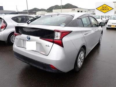 2019 Toyota Prius - Thumbnail