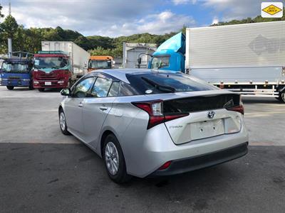 2019 Toyota Prius - Thumbnail