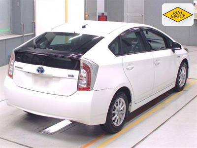 2015 Toyota Prius - Thumbnail