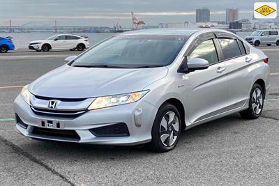 2015 Honda Grace - Thumbnail