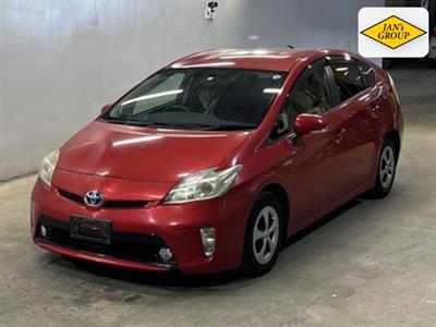 2013 Toyota Prius - Thumbnail