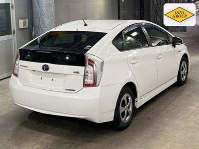 2014 Toyota Prius - Thumbnail