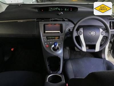 2014 Toyota Prius - Thumbnail