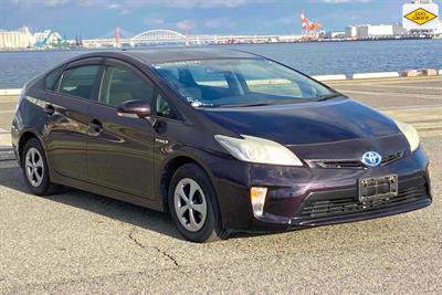 2015 Toyota Prius - Thumbnail