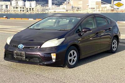 2015 Toyota Prius - Thumbnail