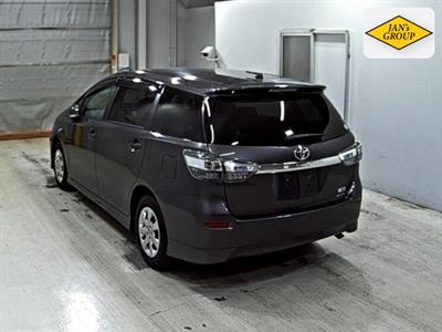 2013 Toyota Wish - Thumbnail