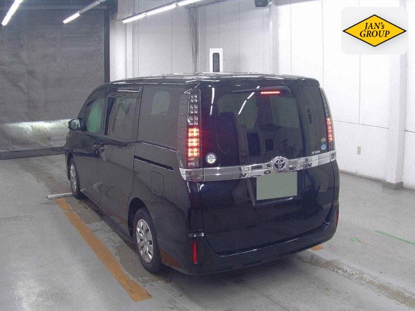 2015 Toyota Voxy