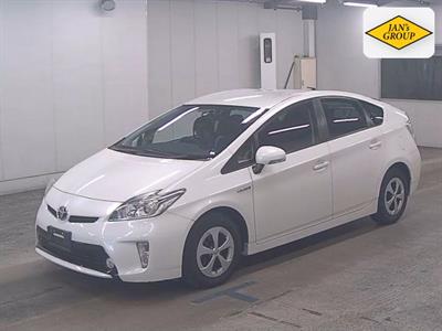 2013 Toyota Prius - Thumbnail