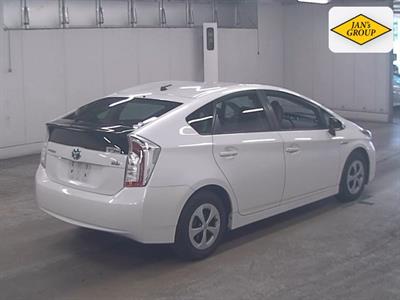 2013 Toyota Prius - Thumbnail