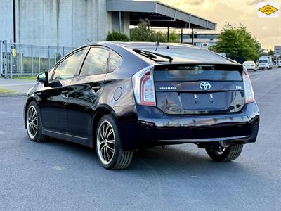 2012 Toyota Prius - Thumbnail