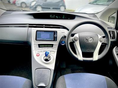 2013 Toyota Prius - Thumbnail