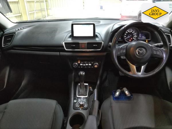 2016 Mazda Axela