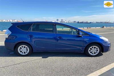 2013 Toyota Prius - Thumbnail