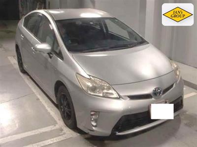 2013 Toyota Prius - Thumbnail