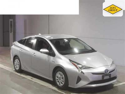 2016 Toyota Prius - Thumbnail