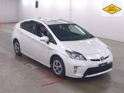 2013 Toyota Prius - Thumbnail