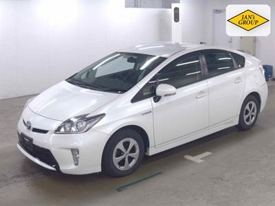 2013 Toyota Prius - Thumbnail