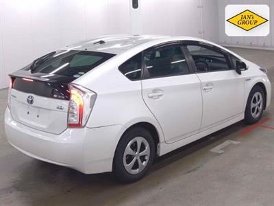 2013 Toyota Prius - Thumbnail