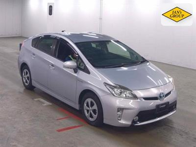 2013 Toyota Prius - Thumbnail